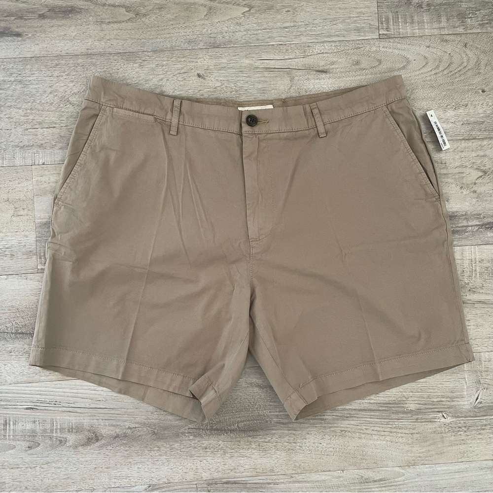 NEW GOODTRHEADS MEN’S 36 WAIST Flat Front chino shorts Khaki & burgundy 7 Inseam